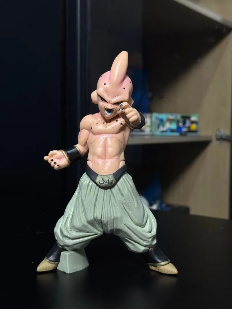 Majin boo com mais de 21 centímetros 