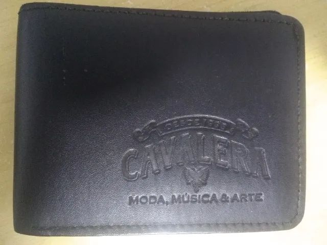 Carteira de bolso. Marca: Cavalera