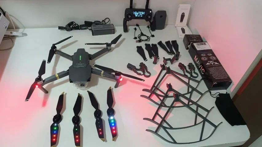 Drone Mavic Pro, c/2 baterias +10 hélices + 4 helices com leds + protetor de helice+bolsa