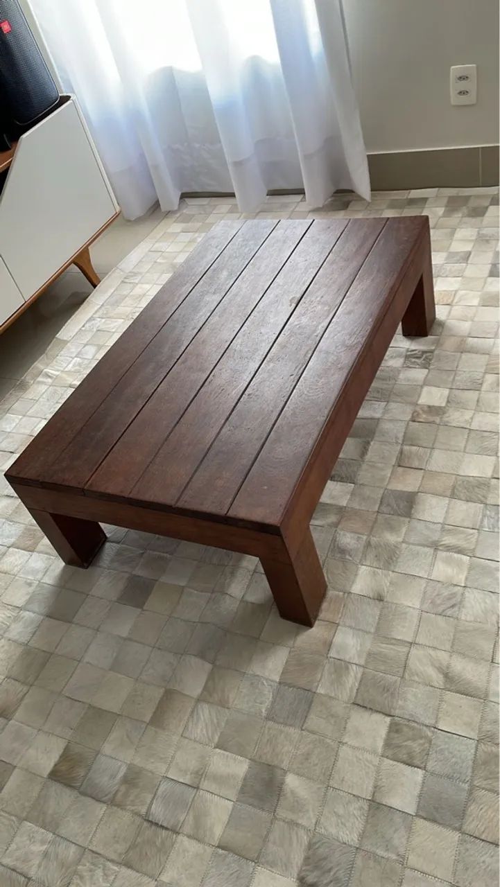 Mesa de centro de madeira maciça