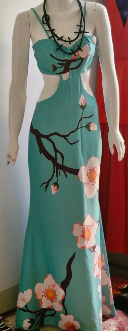 Vestido Longo Floral com Recortes