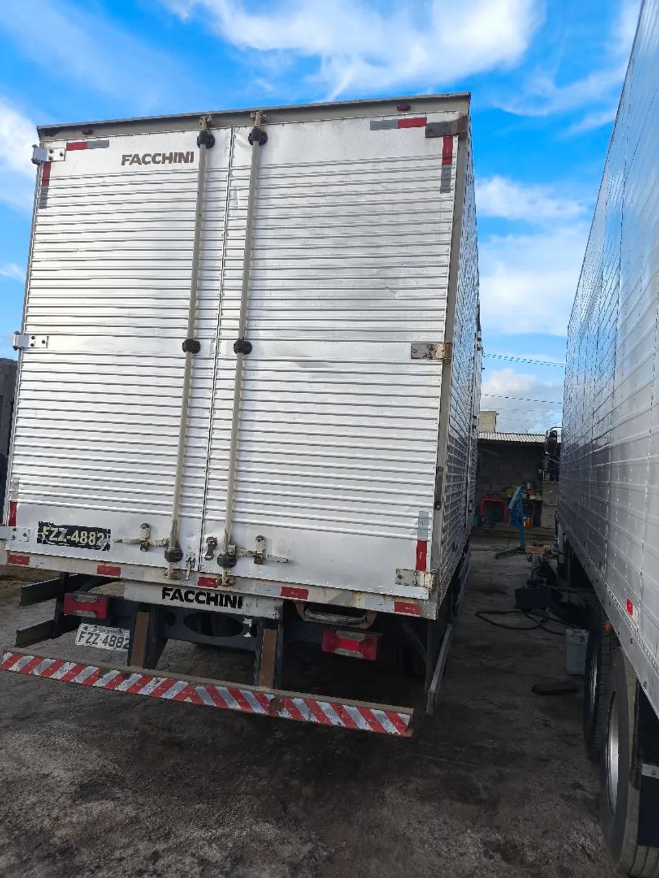 Iveco/Vertis 130 V19 Baú 2015 Bom - Foto 5