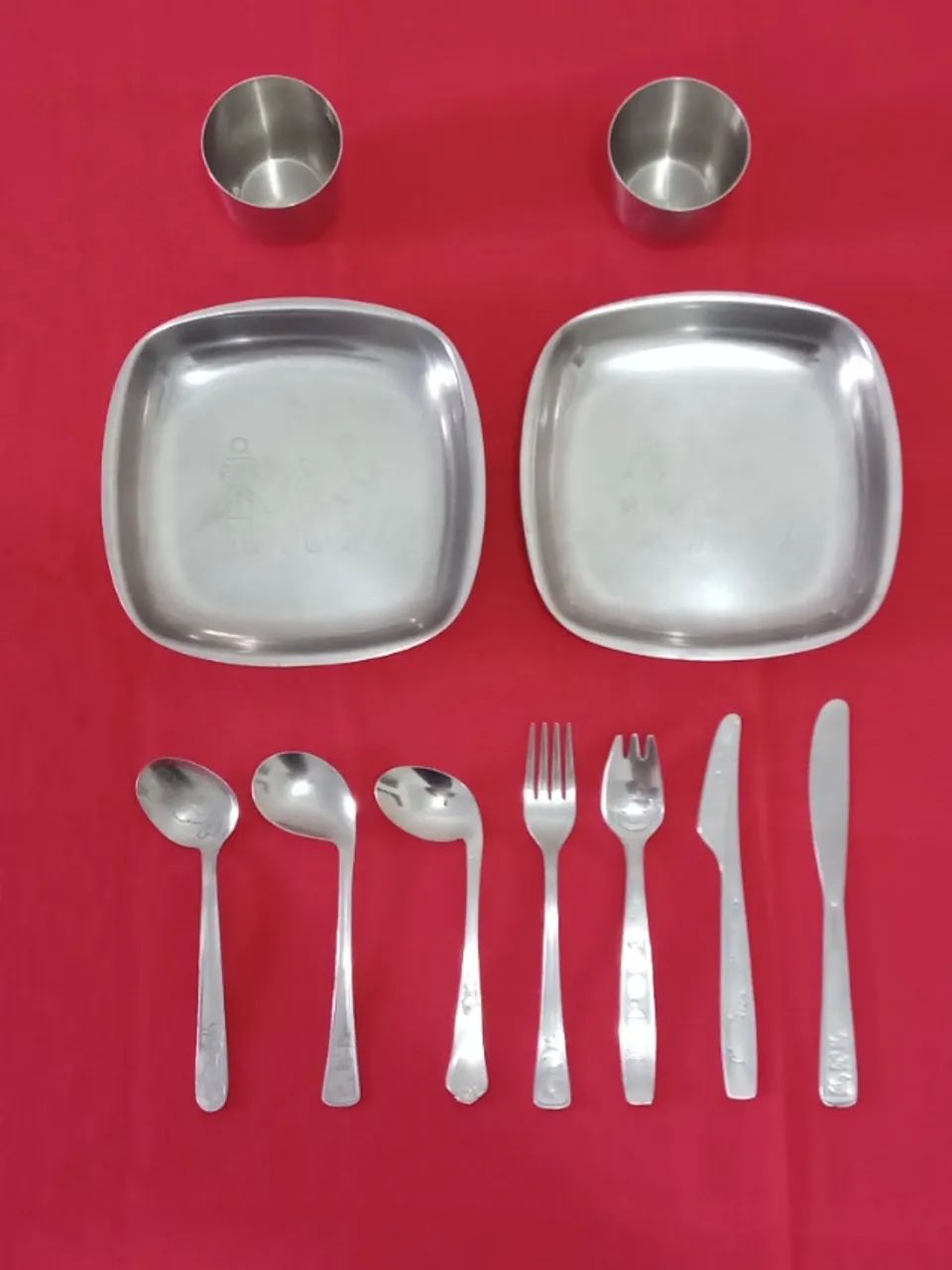 Copos, Pratos e Talheres infantis de inox