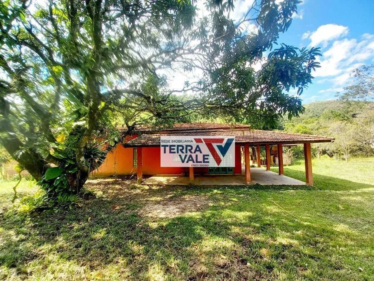 Chácara com 3 dormitórios para alugar, 20000 m² por R$ 1.800,00/mês - Zona Rural - Cachoei