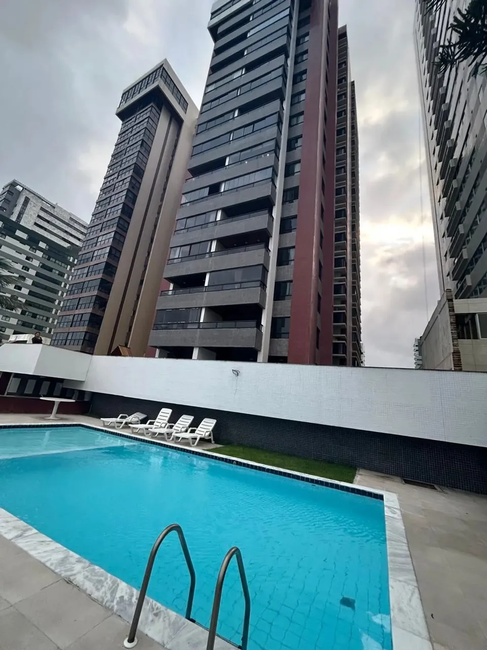 VISTA MAR, lindo apartamento 235 metros 4 quartos sendo 2 suítes e 2 reversível, com armár