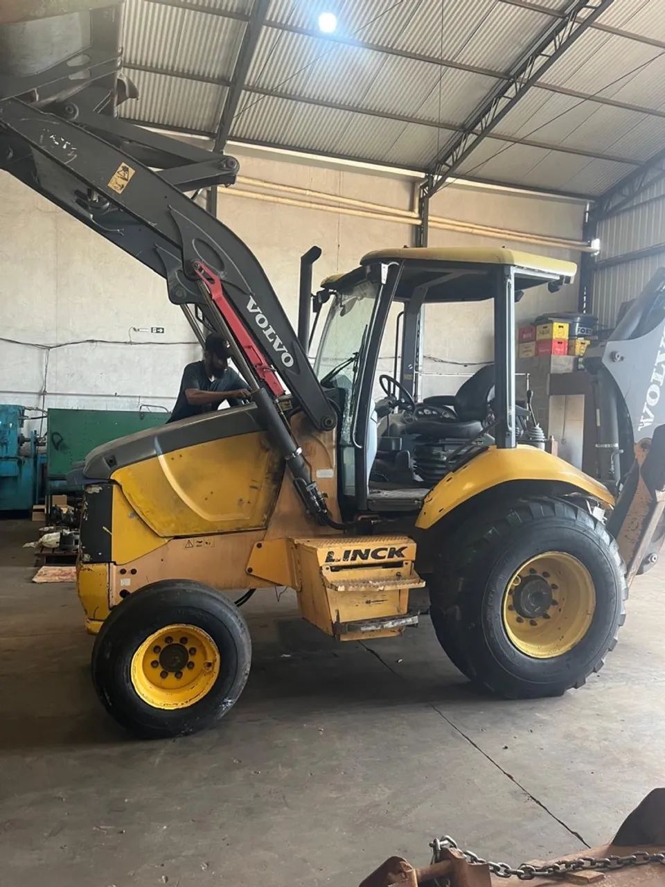 Retroescavadeira volvo BL 60 2011 - Foto 4