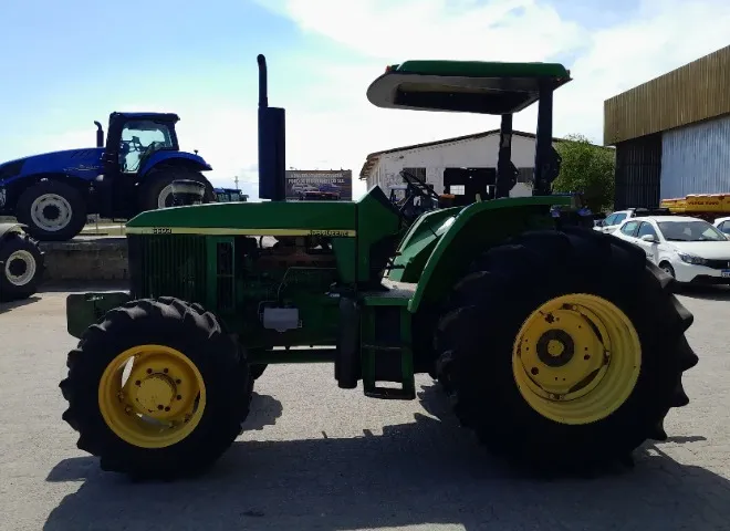 Trator John Deere 6603