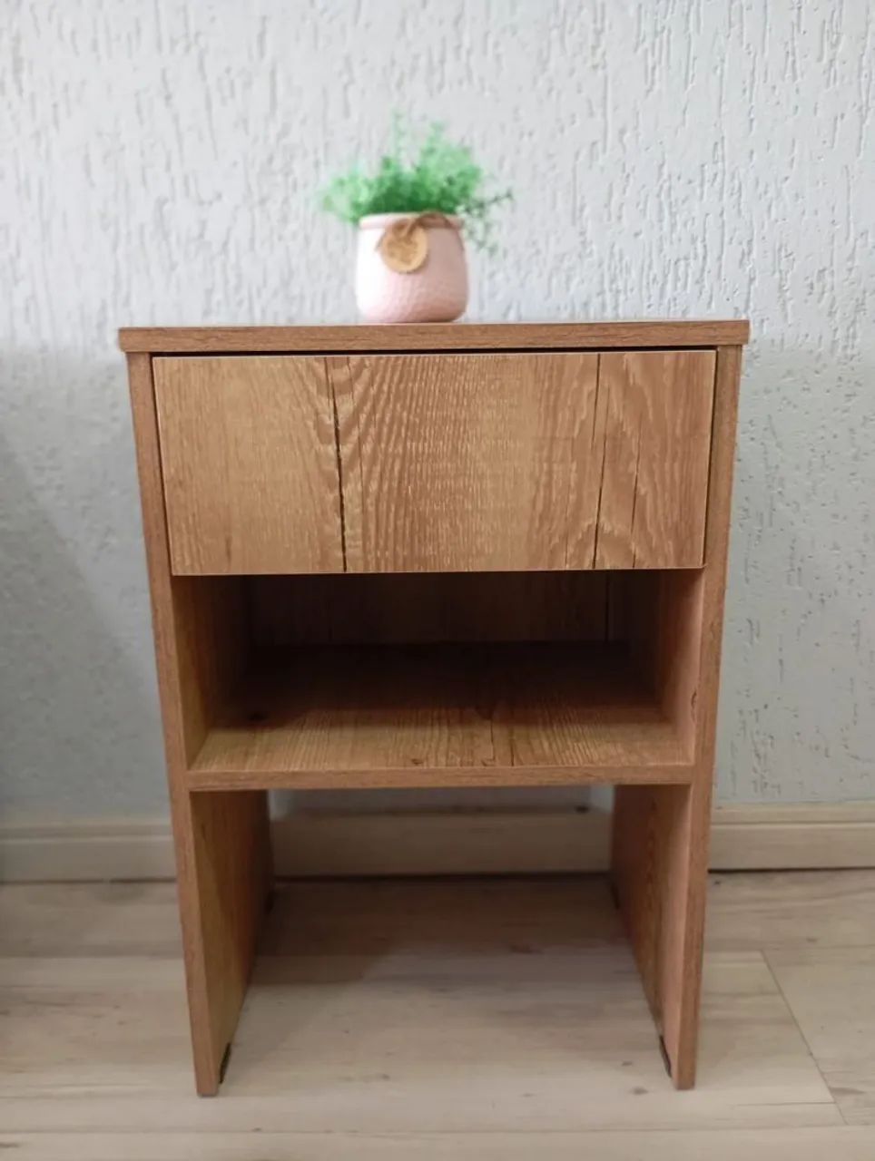 Mesa de Cabeceira com Gaveta e Prateleira - Foto 5