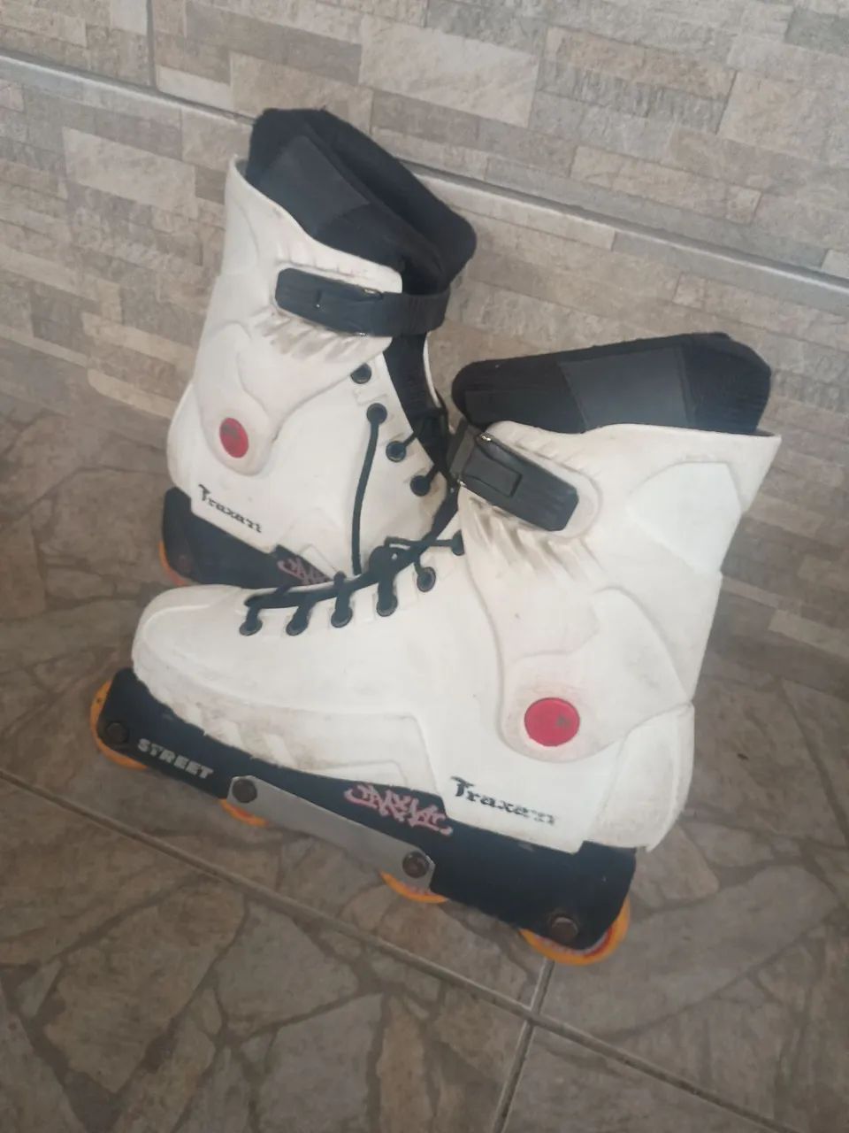 Vendo patins de street n/40 - Foto 3