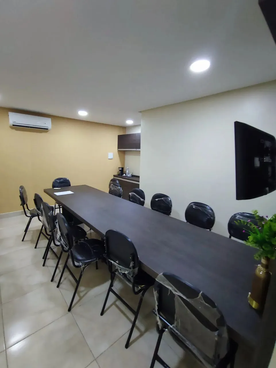 PRÉDIO NA PRAÇA 14 - COM ENERGIA SOLAR INCLUSA