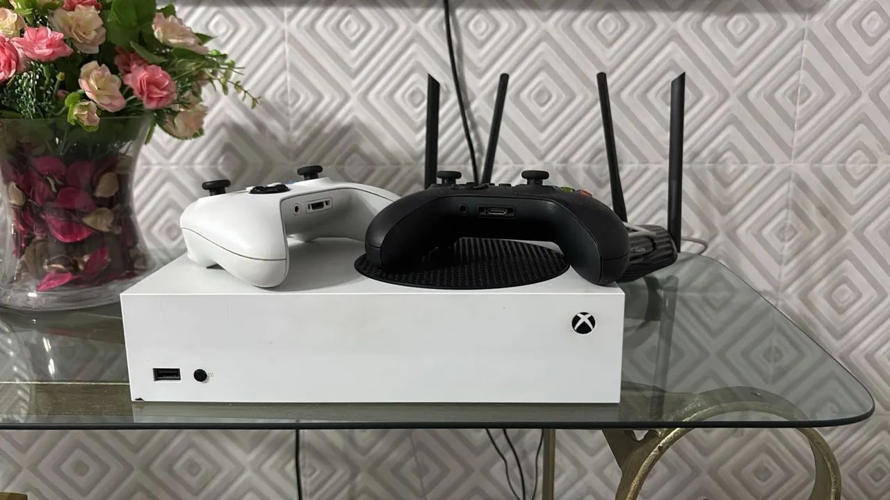 Xbox Series S 512 GB + 2 Controles - Foto 2