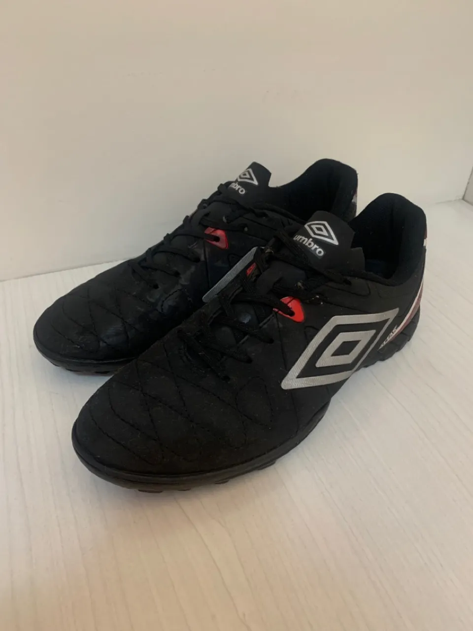 Chuteiras Umbro Attak Society