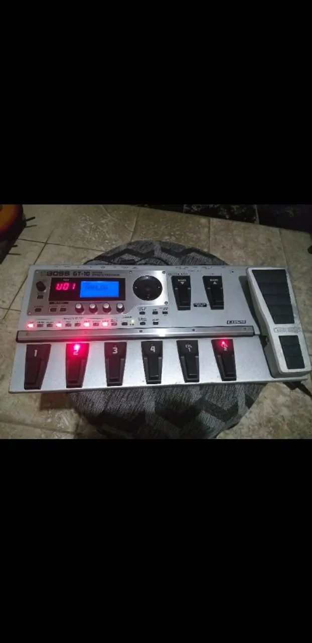 BOSS GT-10 Effects Processor64312827326722123