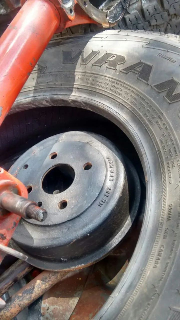 Tambor e espelho de freio do chevette.