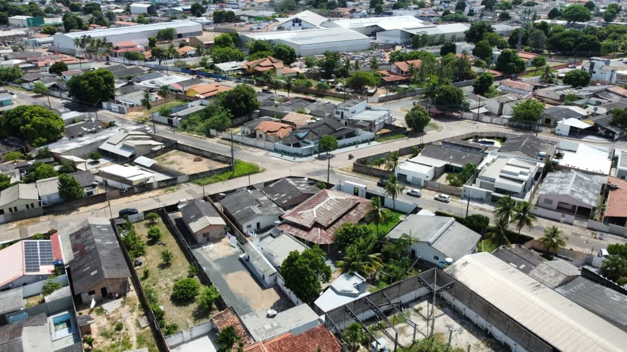 Imóvel para venda tem 200 metros quadrados com 3 quartos em 31 de Março - Boa Vista - RR