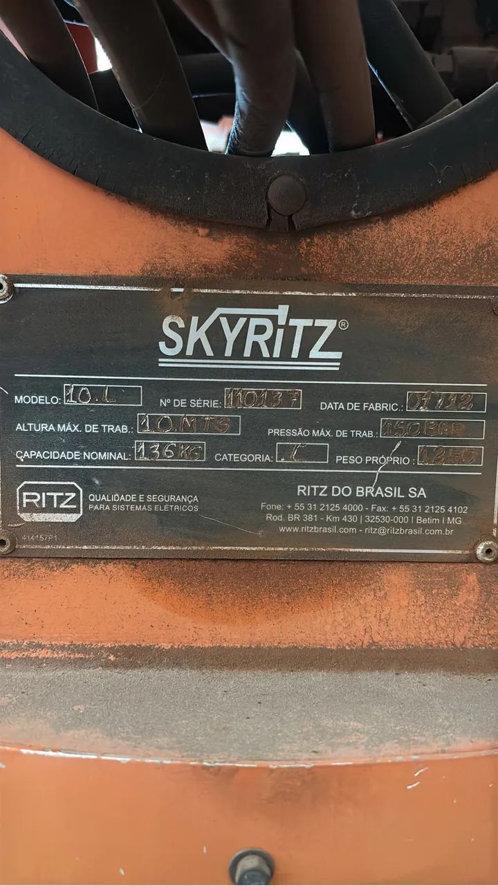 F4000 4x4 com cesto aéreo  - Foto 3