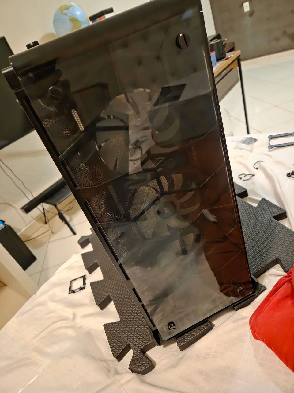 Crystal Series 570X RGB ATX Mid-Tower Case