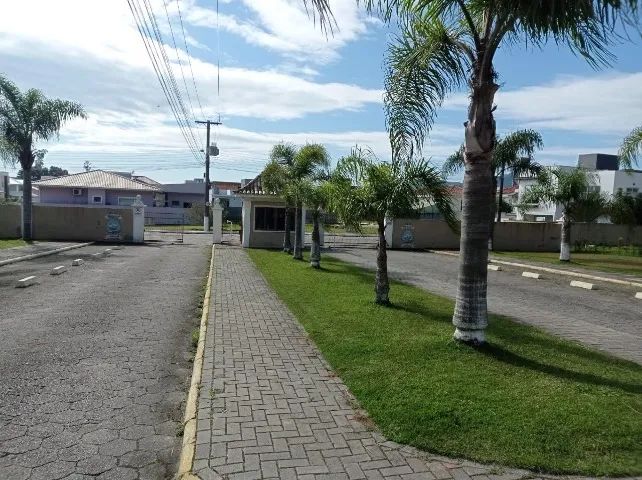 Terreno em condomínio fechado 400 Metros da praia de Canasvieiras 420M2