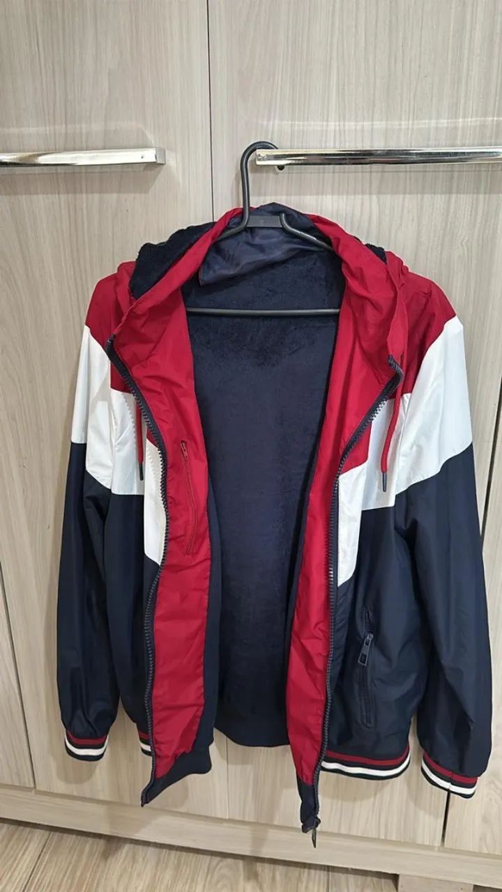 Jaqueta Corta Vento em estado novo - Cores marinho, vermelho e branco - Interno Peluciado - Foto 2