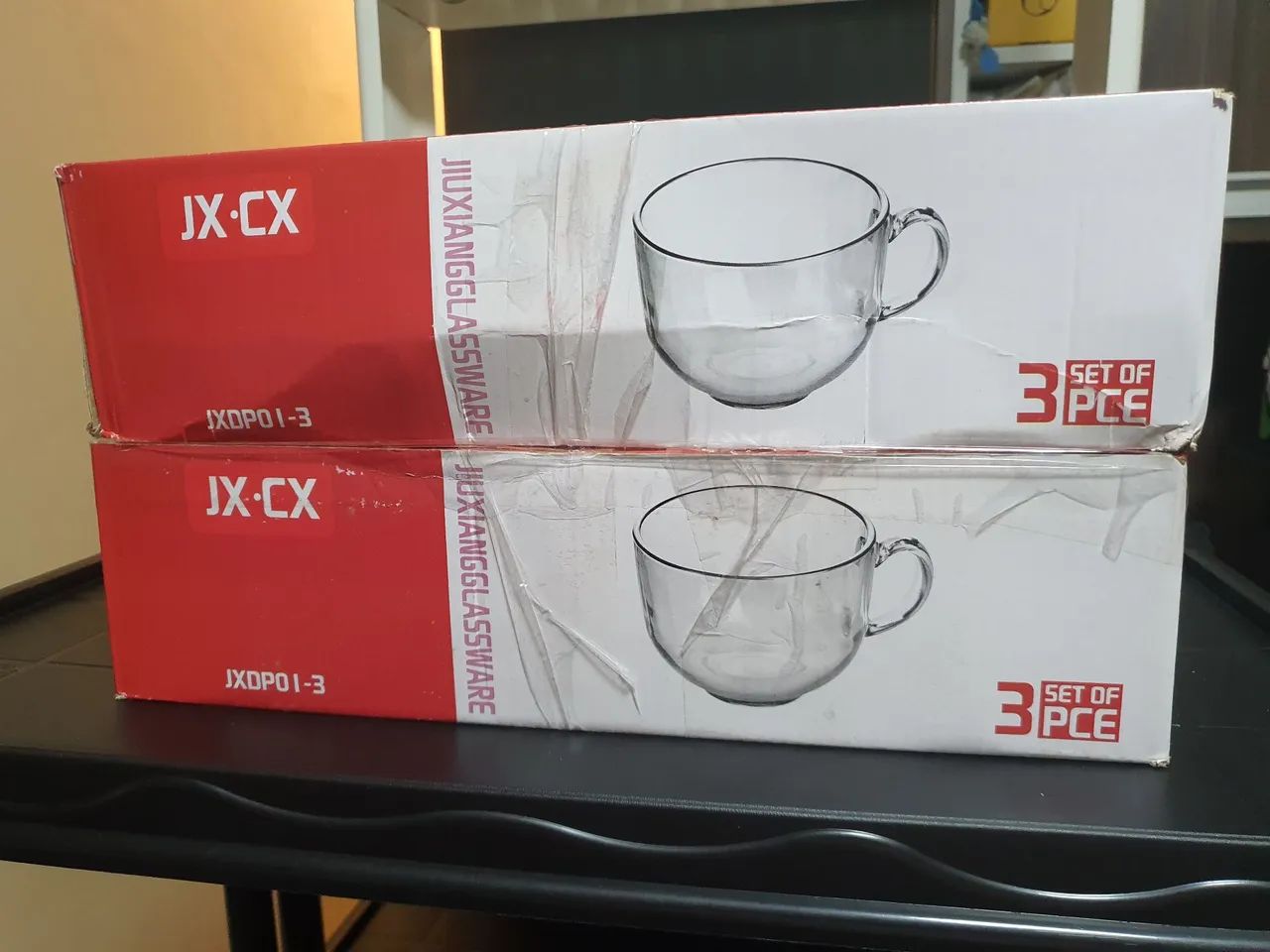 JOGO DE XÍCARAS DE VIDRO TRANSPARENTE.