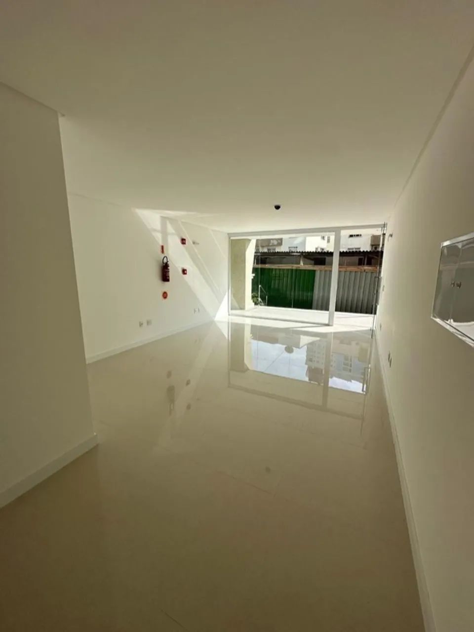 Sala Comercial , Quadra Mar, Bem localizada, C/ Banheiro e 1 Vaga - Foto 4
