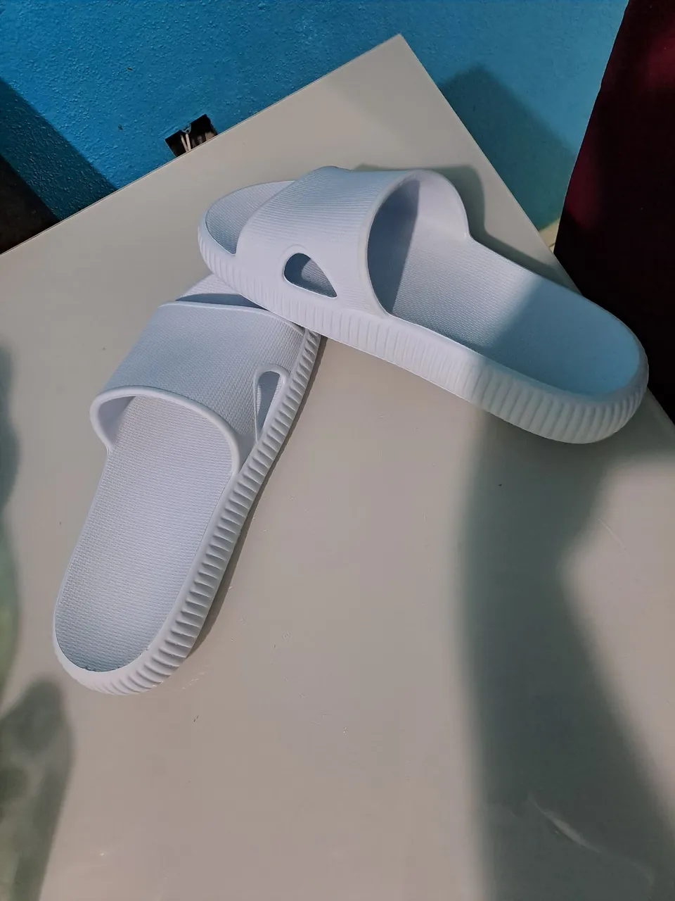 Chinelo Slide Branco Confortável