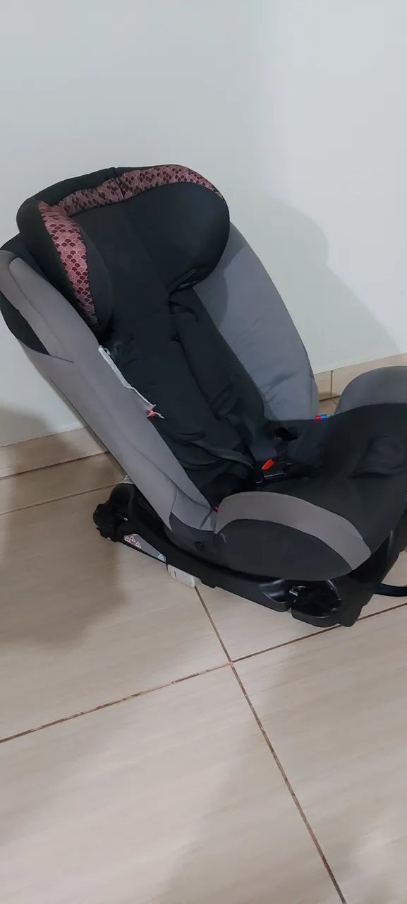 Cadeirinha de Carro Fischer Proce de 0 a 36kg Isofix.