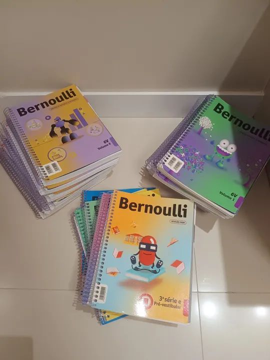 Livros 3? Ano do Ensino Médio e Pré Vestibular - Colégio Bernoulli