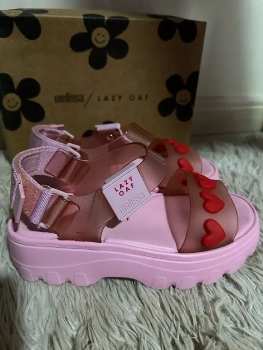 Sandálias femininas rosa com coração - Foto 2