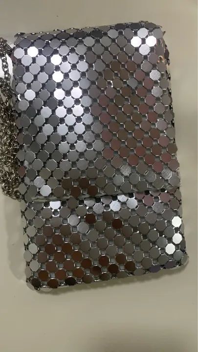 Bolsa  de Ombro Prata - Estiloso e Moderno - Foto 4