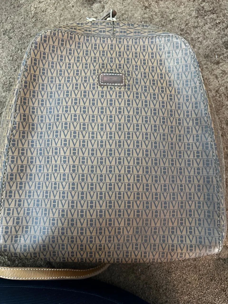 Bolsa Victor Hugo - Modelo Mochila em couro