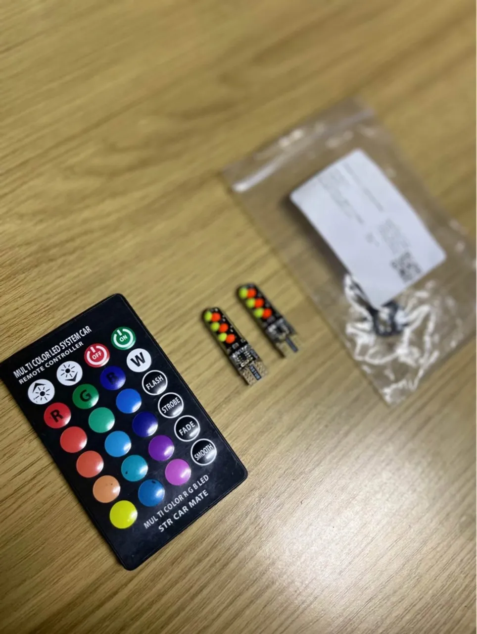 Iluminação LED RGB para carro com controle remoto - Pingo