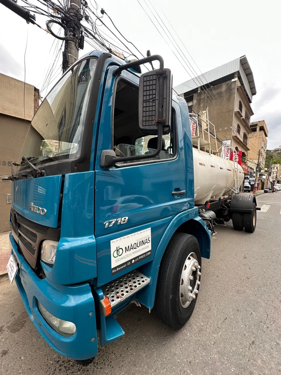 Caminhão Pipa / Atego 1718 Toco reduzido