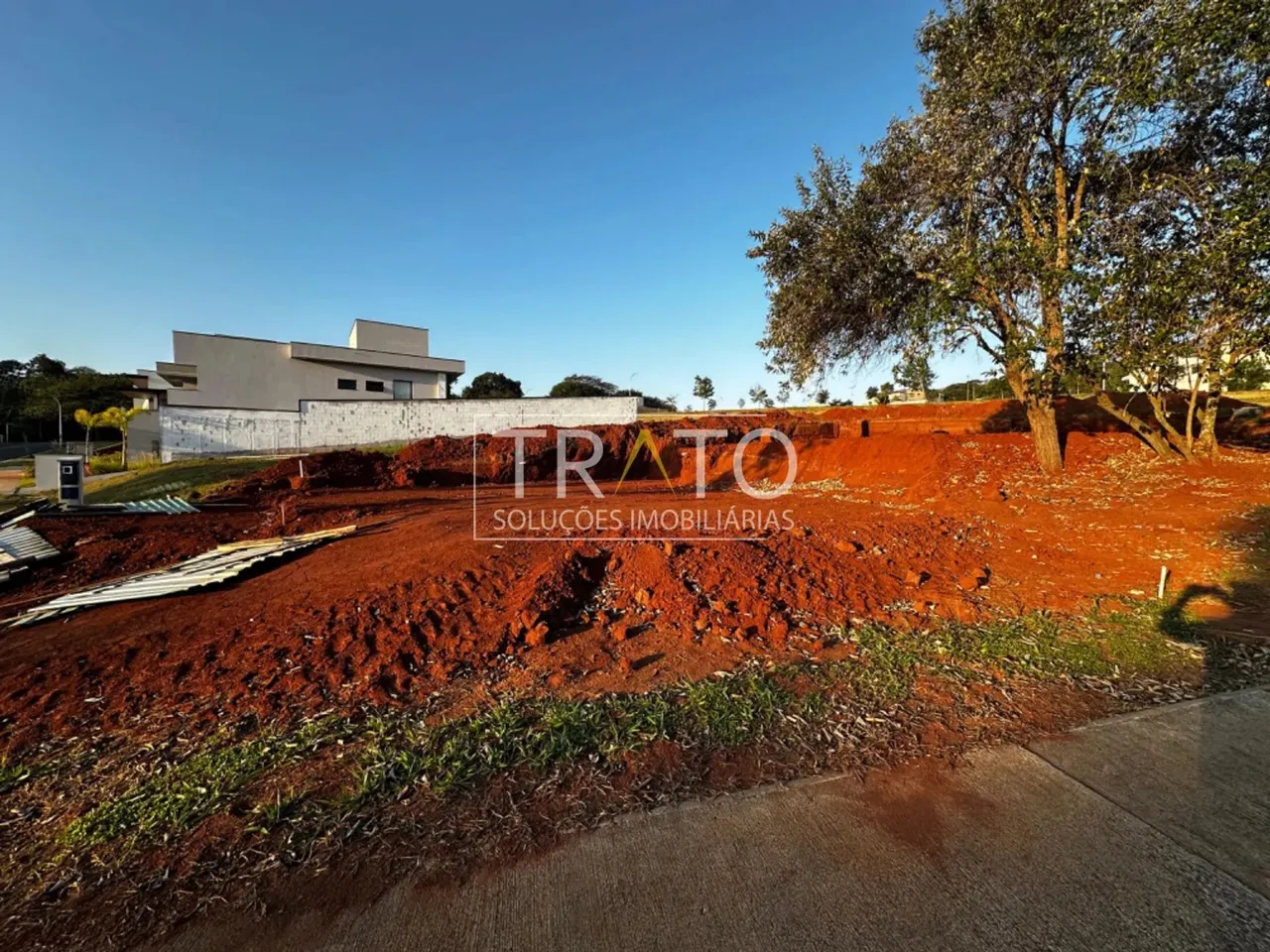 Terreno à venda no Condomínio Reserva Santa Izabel