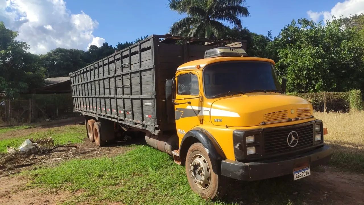 Caminhão Mercedes Benz 1114 -  Ano 89/90
