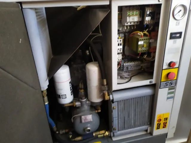 Compressor Parafuso Revisado 7,5 HP - Chicago Pneumatic -S5 Vazão 28 pcm - 7,5 bar  - Foto 3