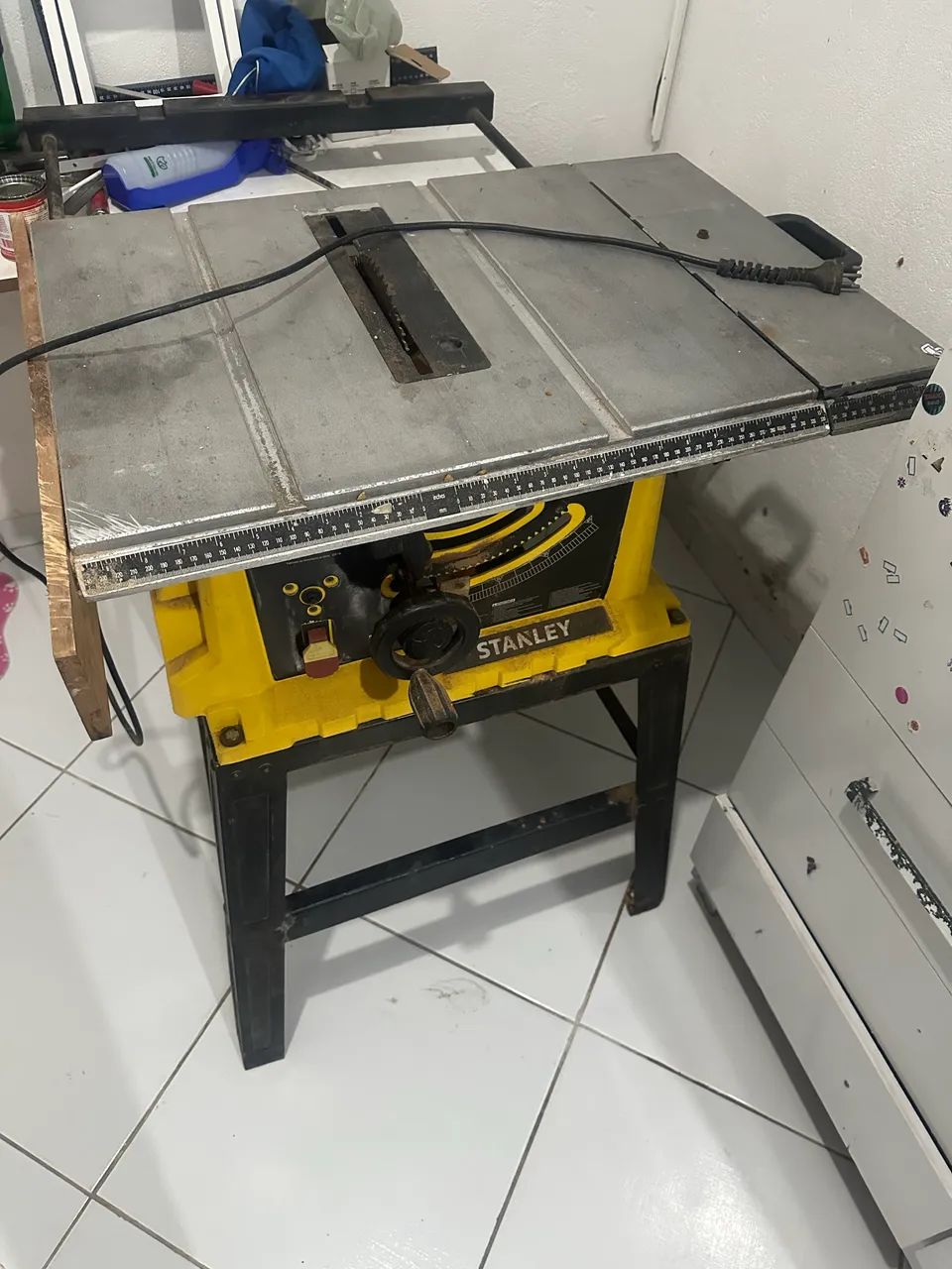 Máquina de bancada  Stanley 64352410383618120