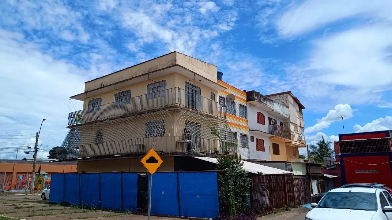 Prédio na m norte 40/42