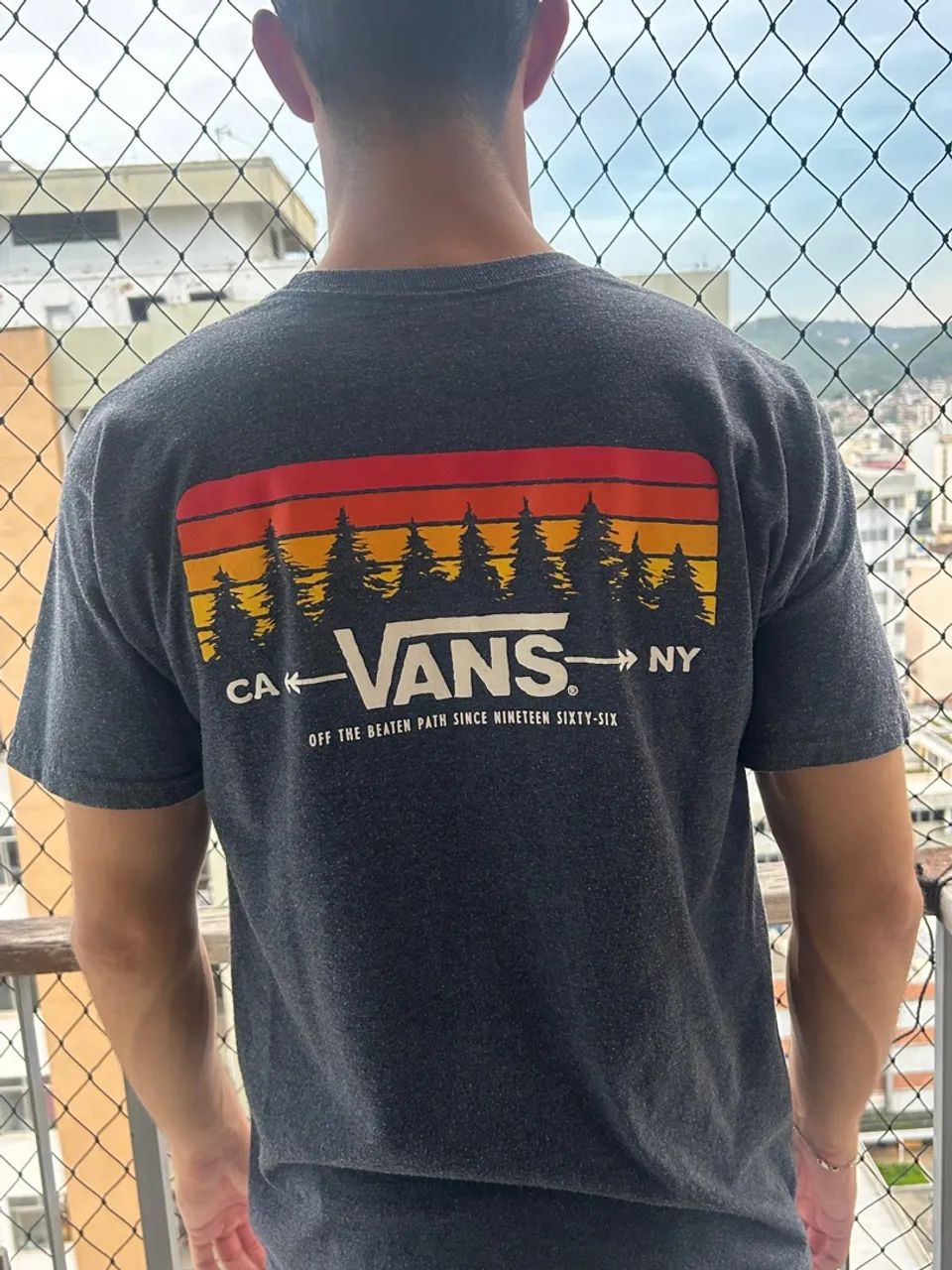 Camiseta Vans CA - NY - Foto 3