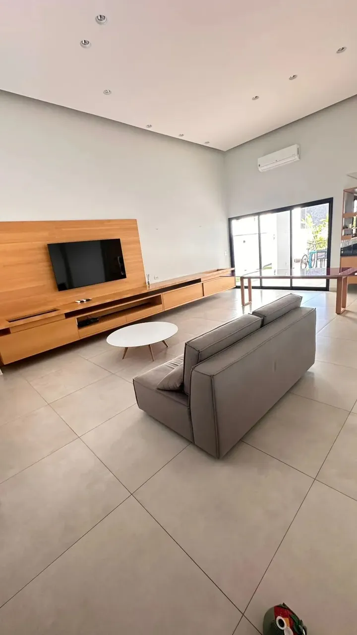 Casa alto padrão para aluguel no Alphaville Nova Esplanada 3 em Votorantim - SP.