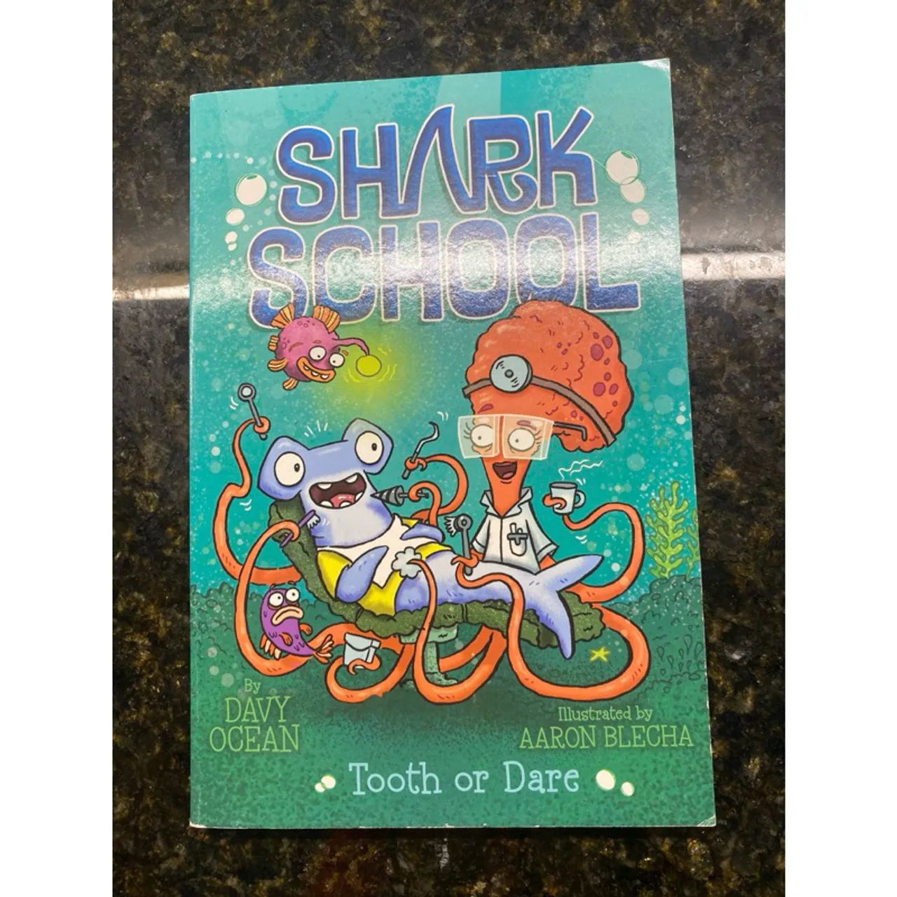 Shark School - Davy Ocean and Aaron Blecha - Foto 2