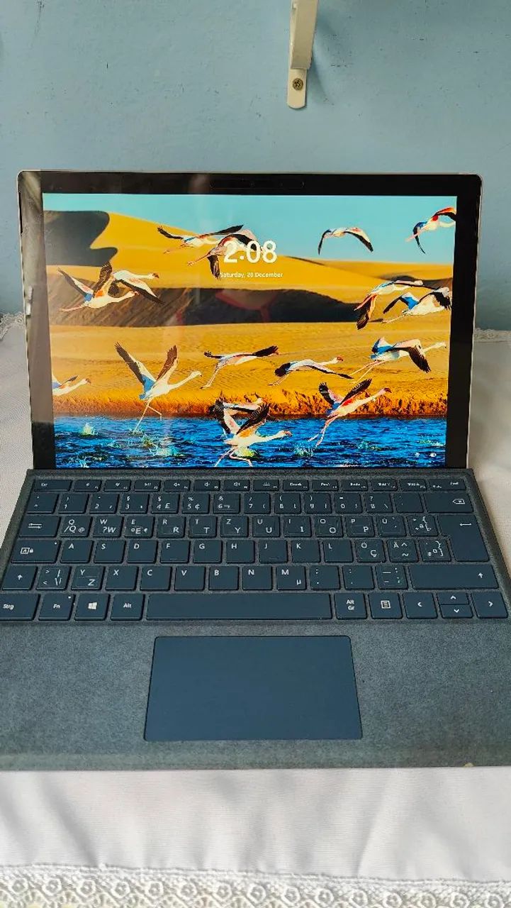 Microsoft Surface Pro 6 i5 8GB - 2 em 1 Touchscreen - Windows 11