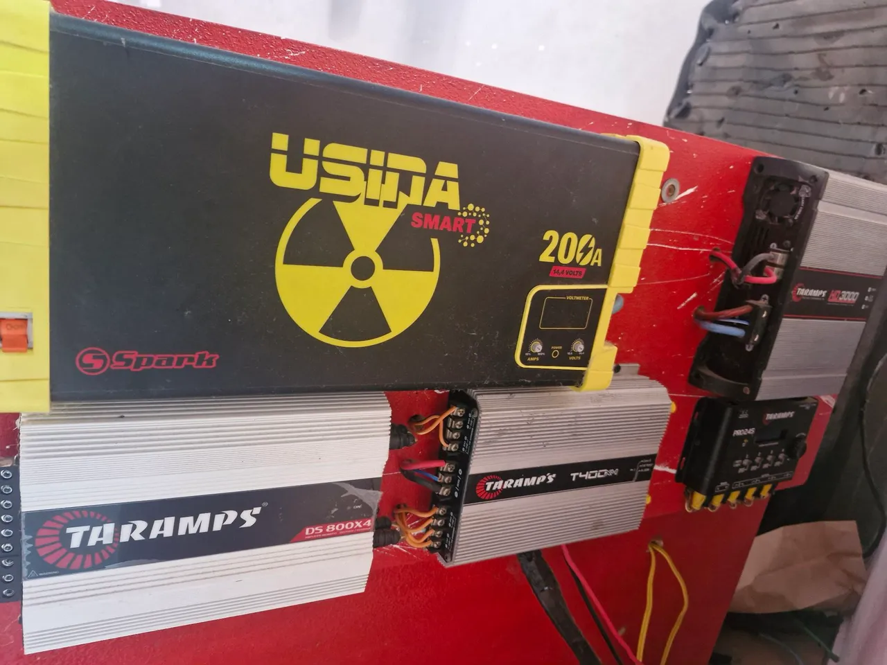 Som automotivo completo Taramps e Usina