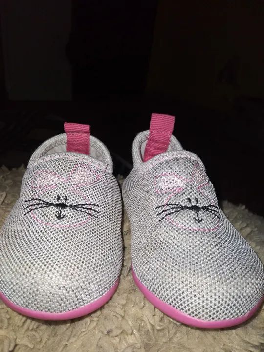 Vendo 4 sapatinhos de neném 