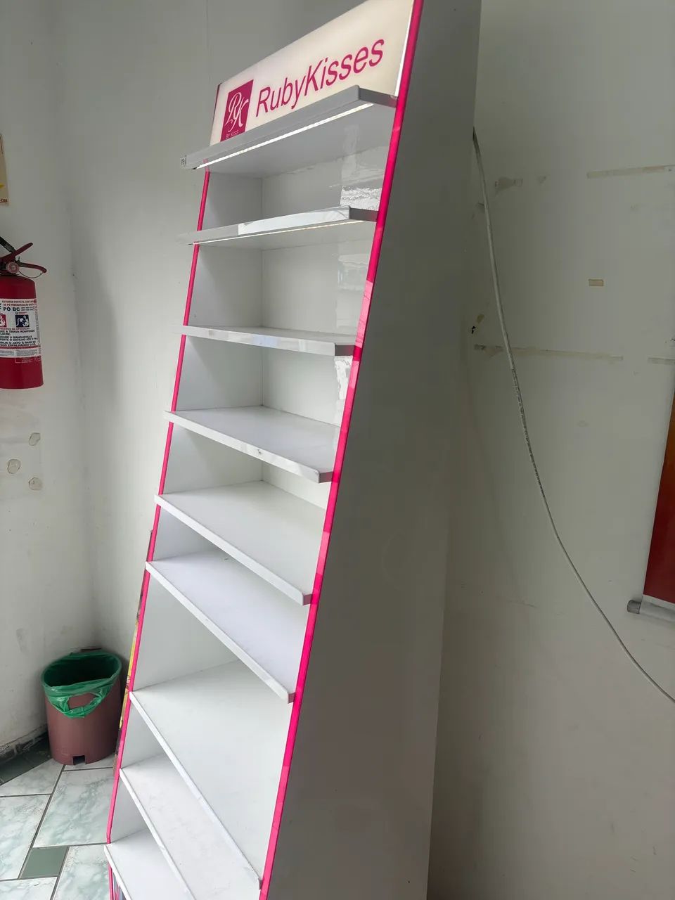 Expositor de maquiagens  - Foto 2