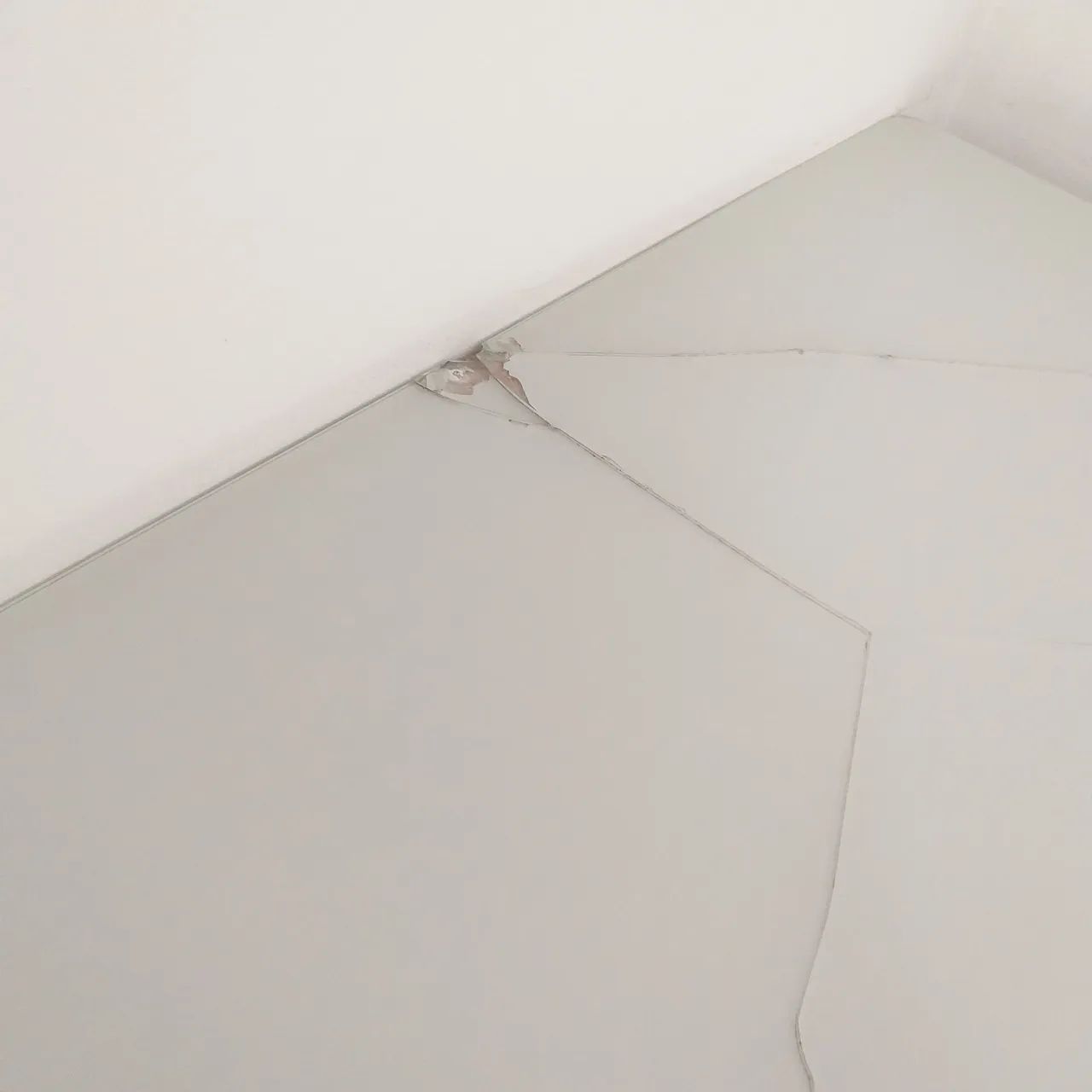 Dining table with 4 chairs64294099688962123