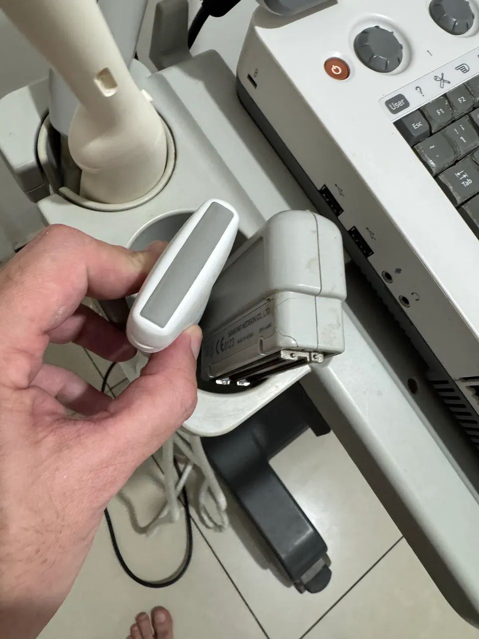 Aparelho de ultrassom portátil  - Foto 2