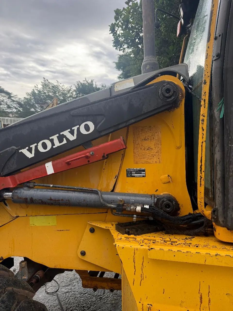 Retroescavadeira volvo BL 60 b - Foto 4