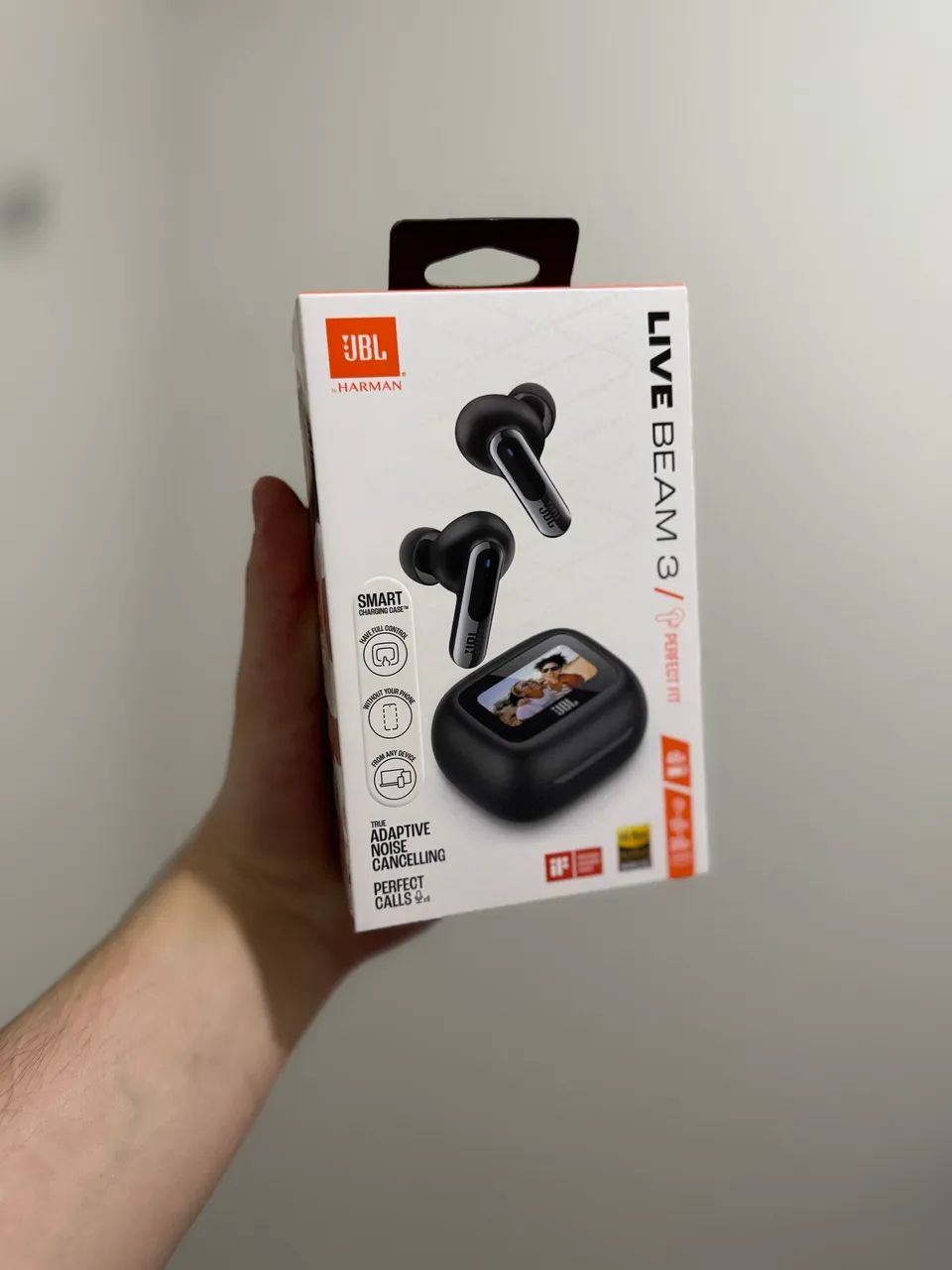 Fone JBL Live Beam 3 TWS c/ Tela Inteligente