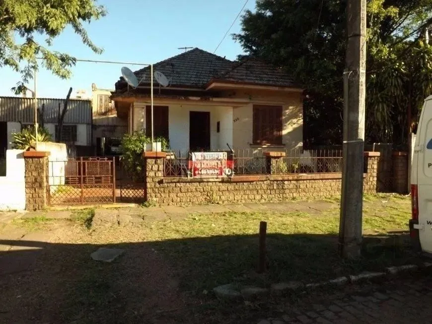 Terreno à venda em Porto Alegre no bairro São Geraldo com 483,22m², excelente para área in